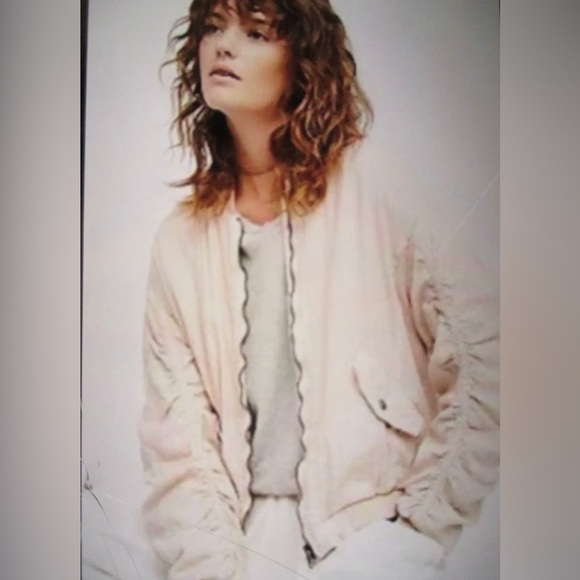 Free People Jackets & Blazers - Free People Ruched Linen Bomber Jacket 💕